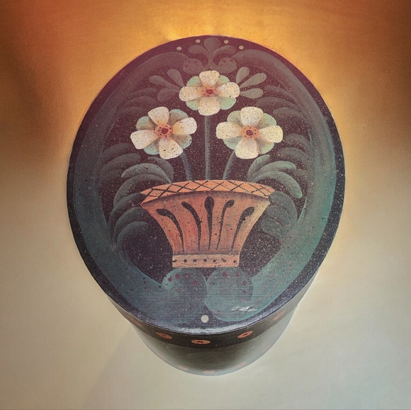 BOB'S BOXES Large Oval Primitive Floral Decorative Box - Picture 5 of 7